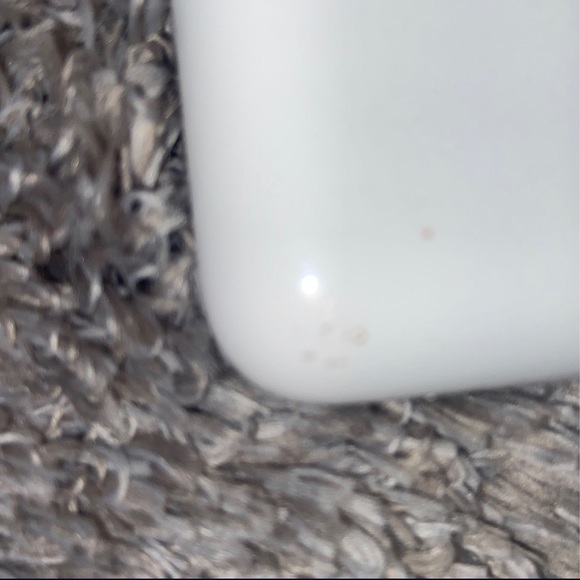 AIRPODS CASE(no airpods)CHEAP !! IN GOOD CONDITION - Picture 5 of 5